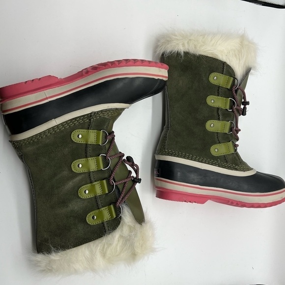 Sorel Joan of Arc Waterproof Winter‎ Snow Boots with Lining and Fur Detail - Picture 6 of 14